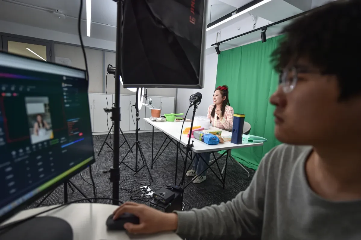 Chuẩn bị không gian livestream